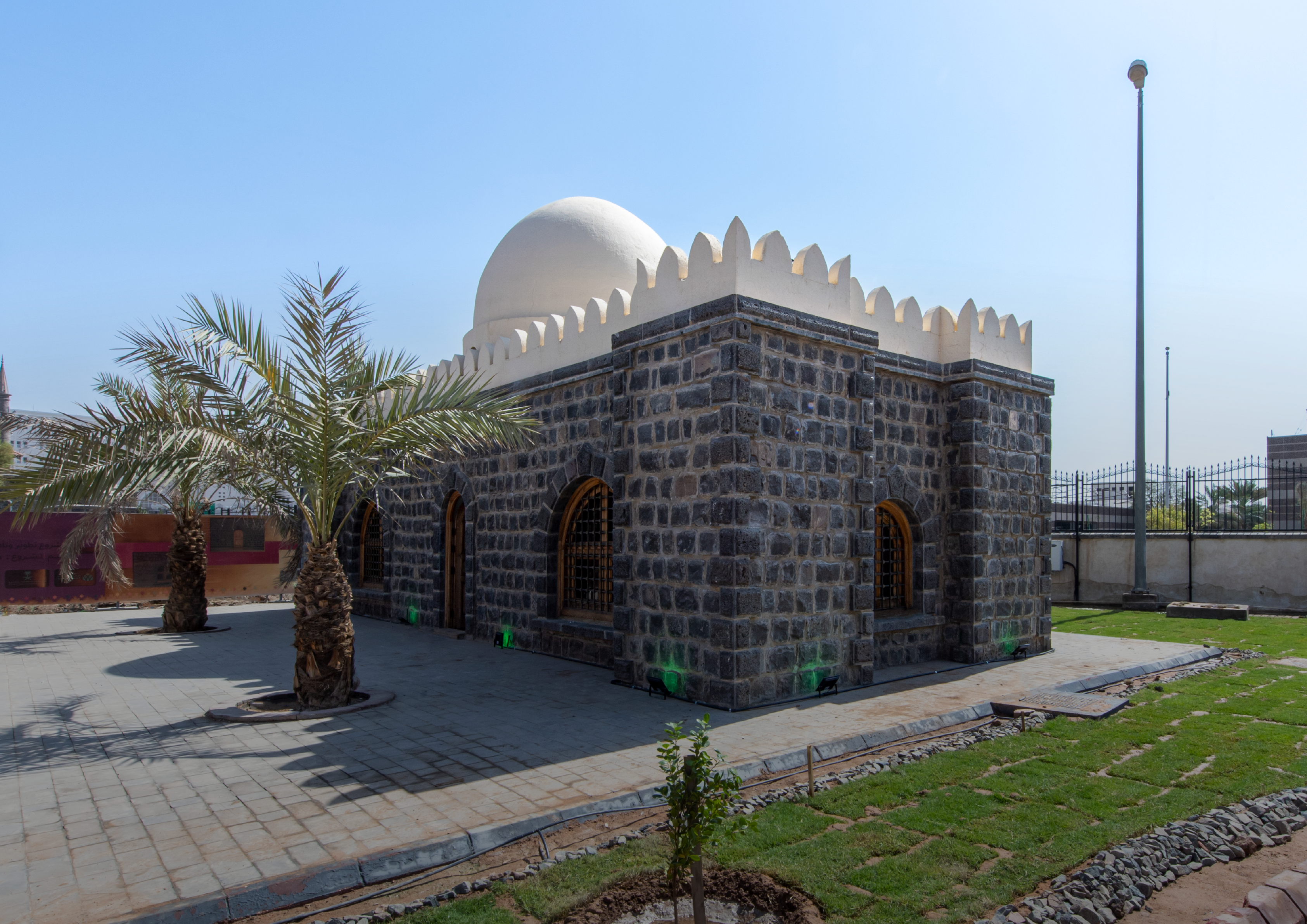 المساجد والمواقع التاريخية في المدينة المنورة