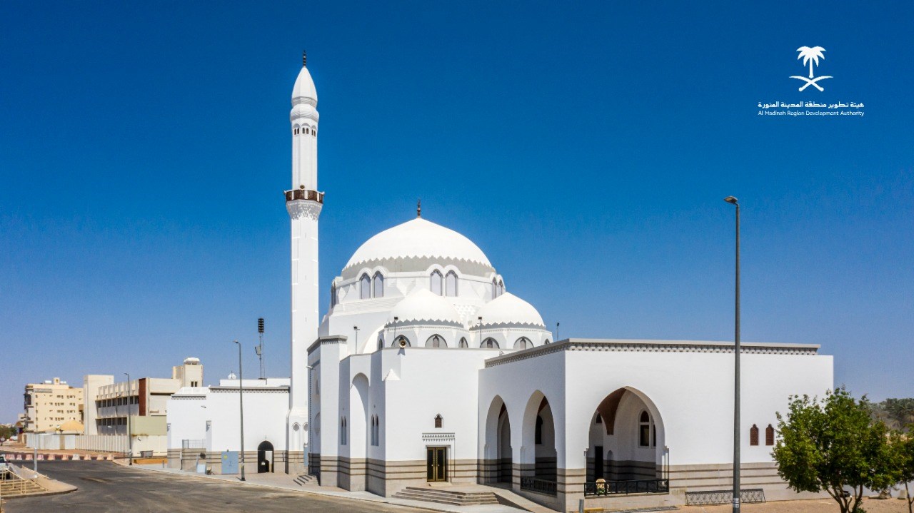 هيئة تطوير المدينة المنورة تفتتح مسجد الجمعة بعد ترميمه وتهيئته للمصلين