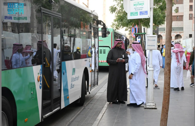 جمعية سفراء طيبة تدشن خدمات الإرشاد السياحي بالنقل العام